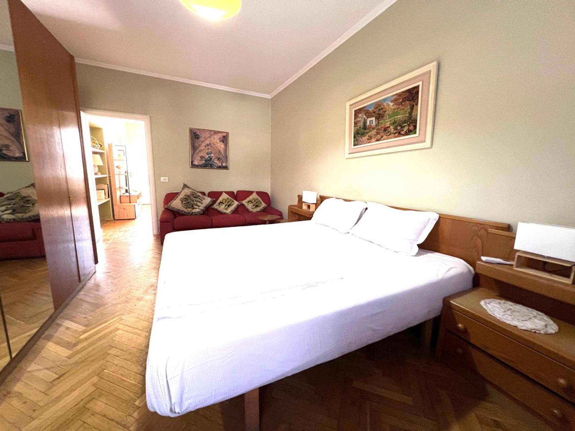 Vintage Apartment In Center ติรานา ภายนอก รูปภาพ